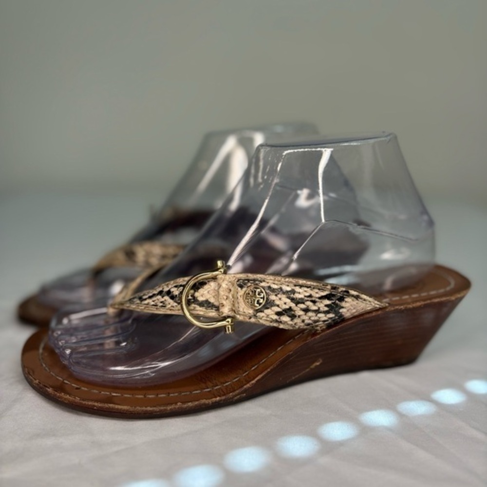 Tory Burch: Womens NORA Thong Slip On Sandal